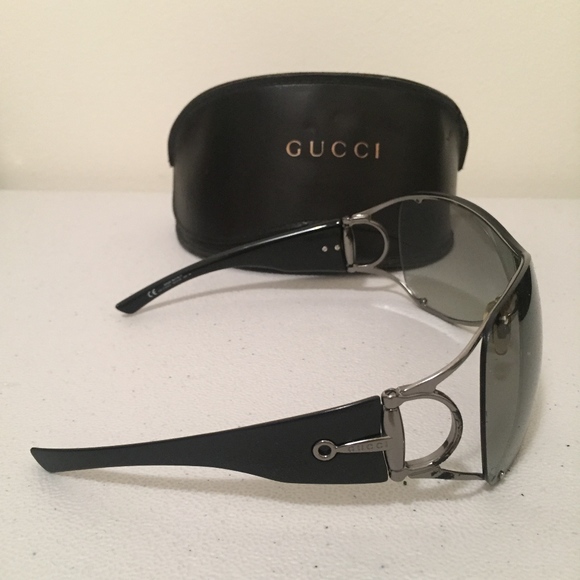 Authentic Gucci Women Sunglasses W/ Cloth and Case - Picture 2 of 4
